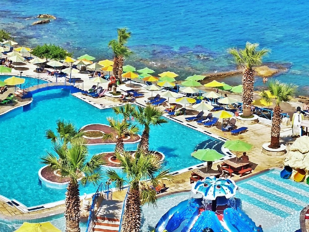 Ξενοδοχείο Eri Beach & Village στην Χερσόνησο